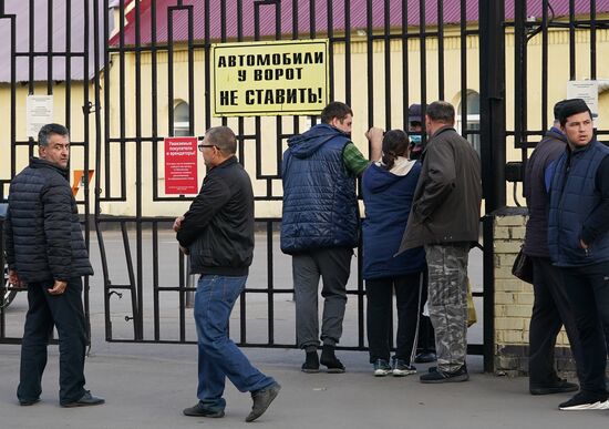 В Москве закрыли Коптевский рынок из-за нарушения масочного режима