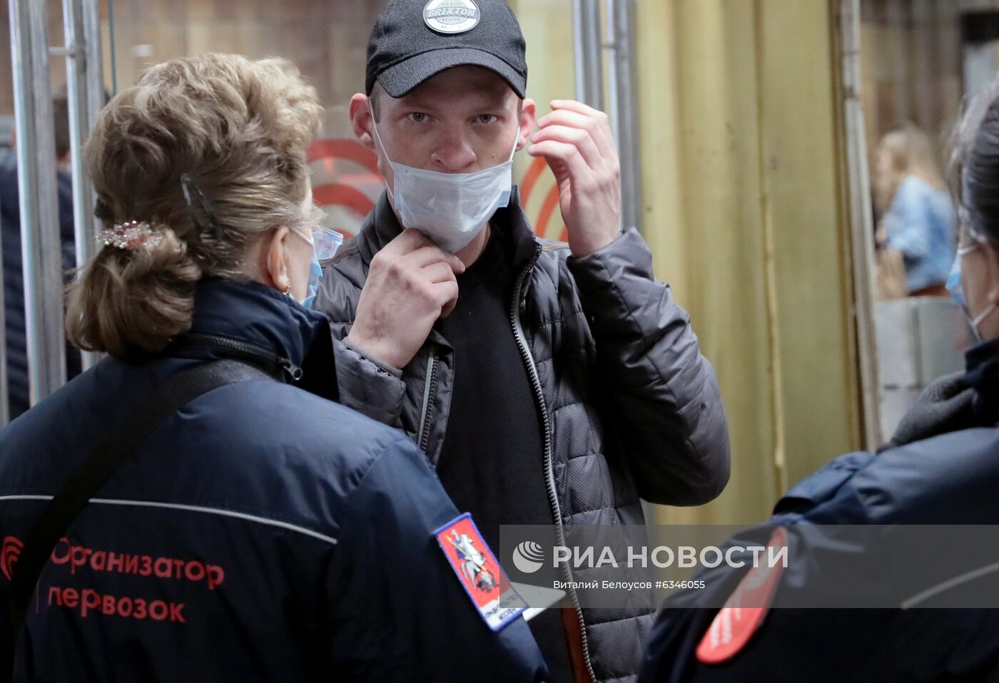 Проверка масочного режима в московском метро