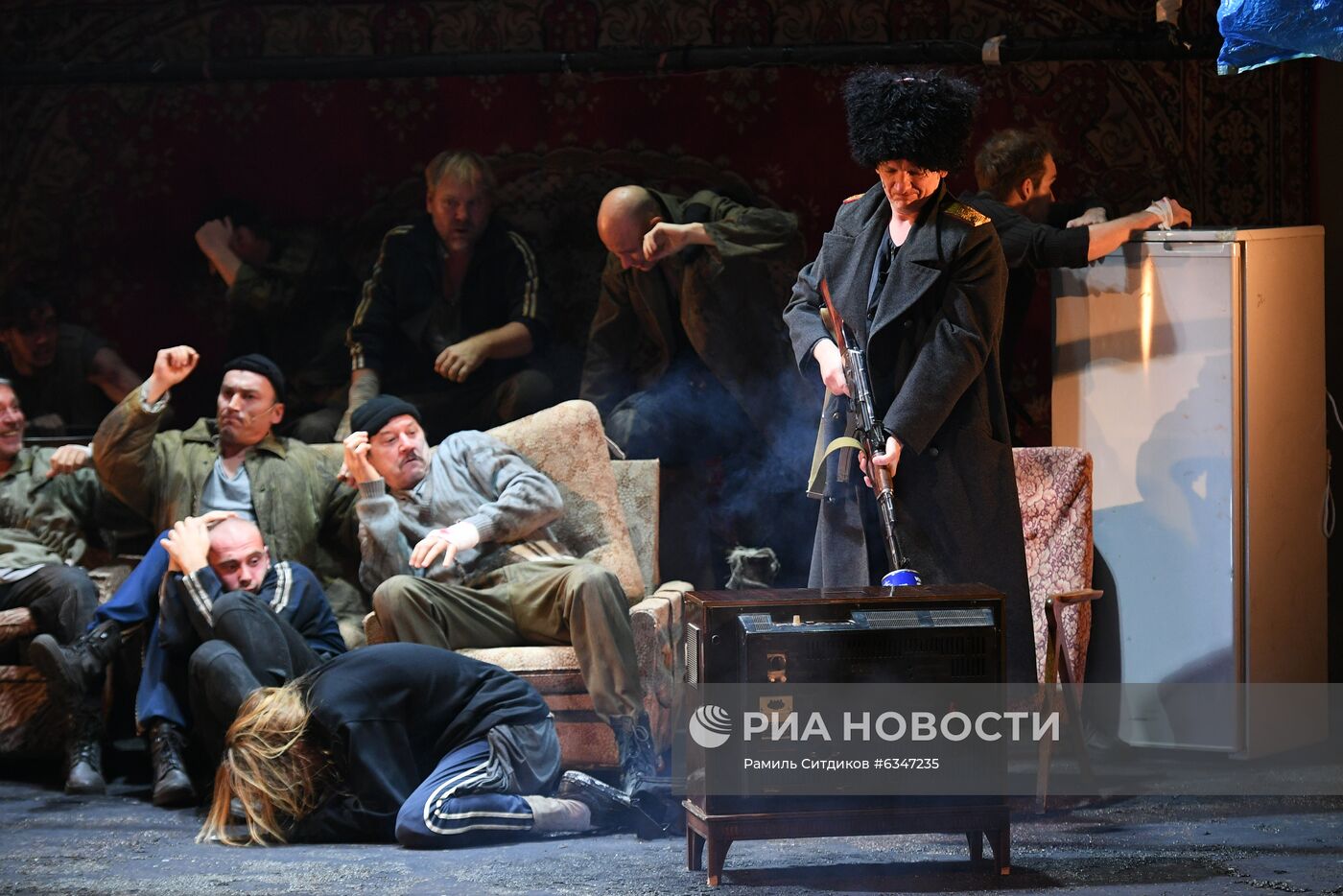 Спектакль "Бульба. Пир" в Театре на Малой Бронной