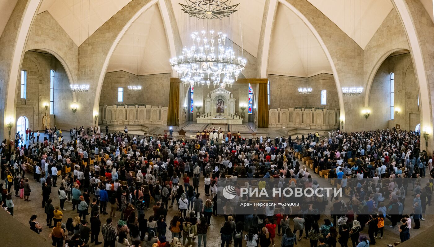 Общенациональная молитва в храмах Еревана