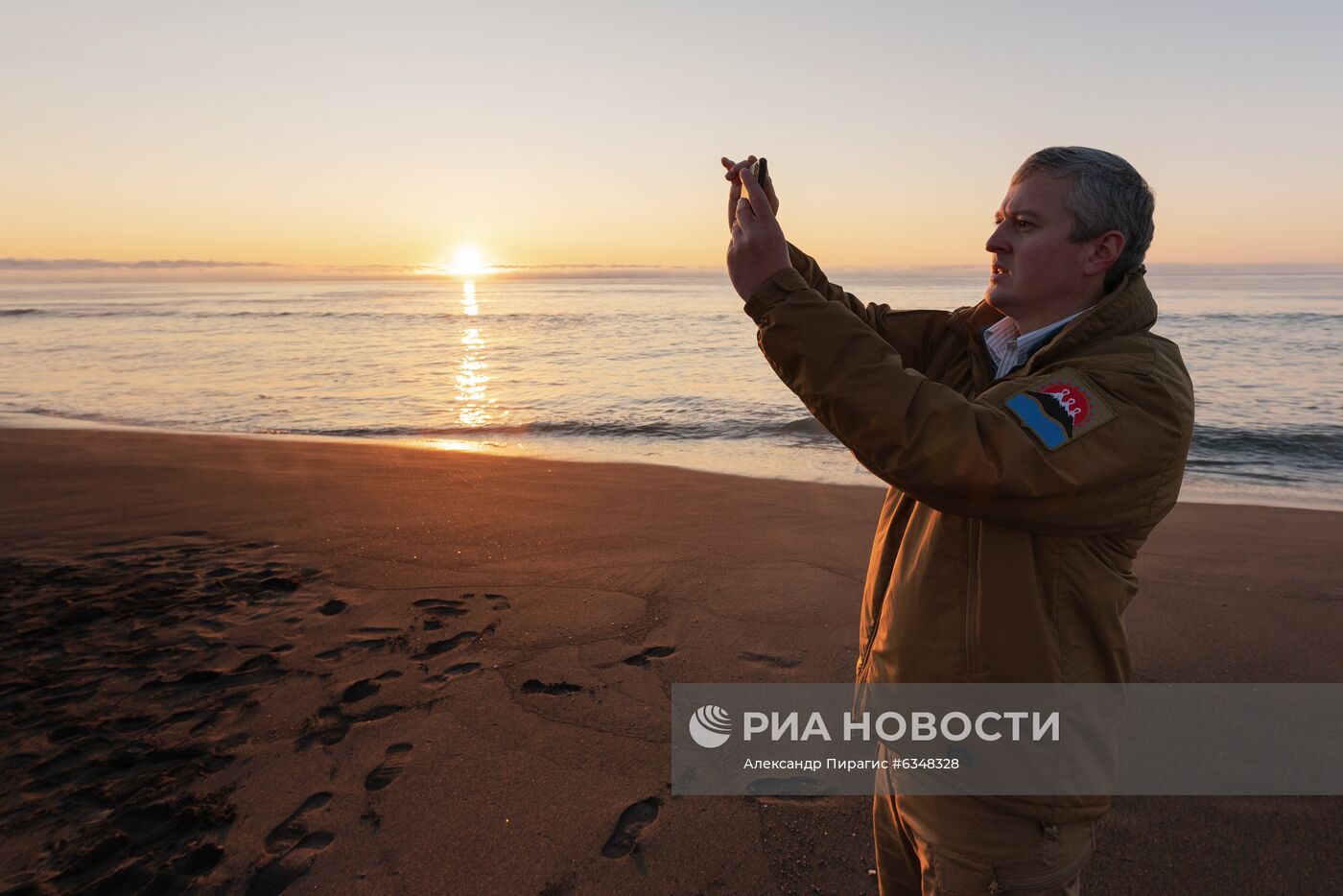 Рейд по берегу Авачинского залива на Камчатке