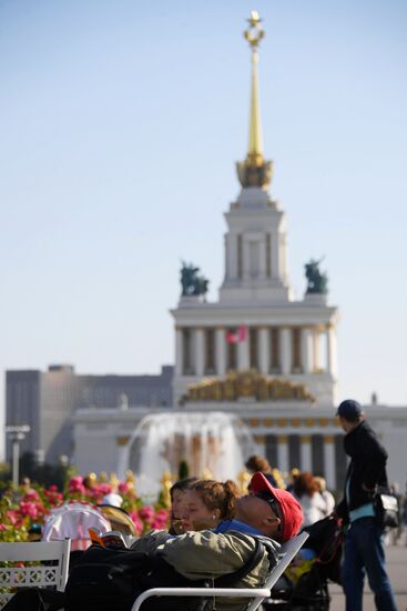 Теплая погода в Москве