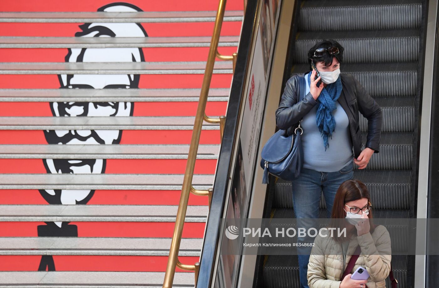 В Москве усилили масочный режим 
