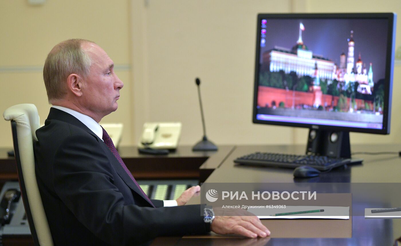 Президент РФ В. Путин провел встречу с В. Васильевым и С. Меликовым