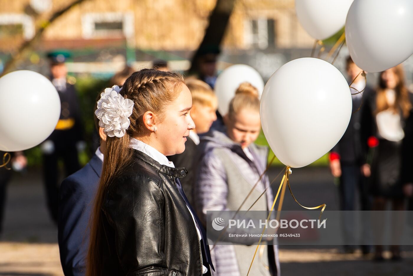 В Великих Луках школьники потеряли сознание во время линейки