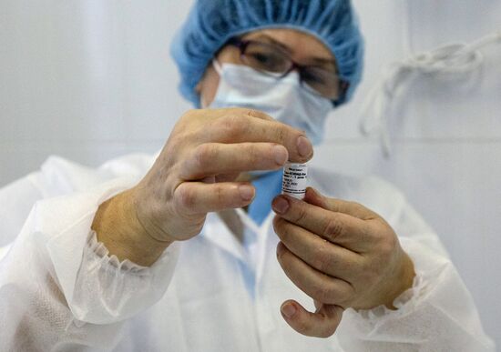 Вакцинация врачей от коронавируса в Мурманске