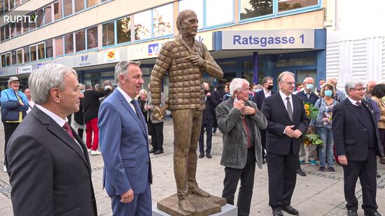 В Германии открыли памятник Горбачеву