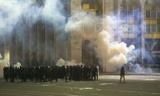 Протесты в Бишкеке