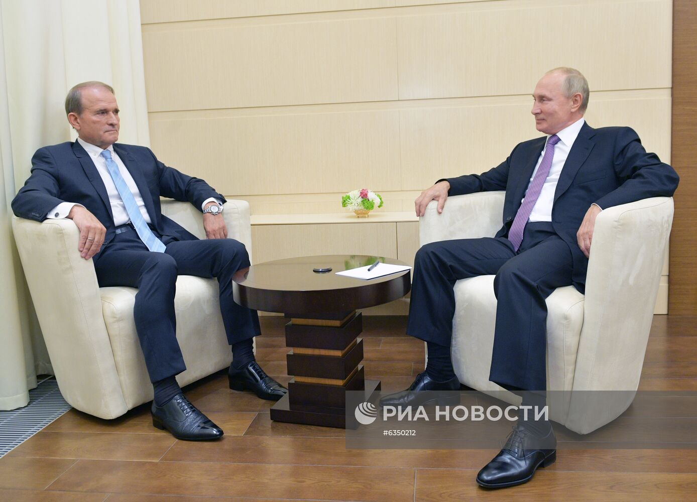 Президент РФ В. Путин провел встречу с председателем украинской партии В. Медведчуком