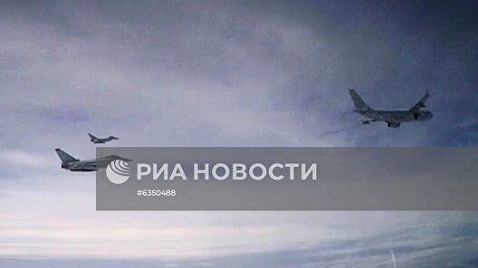 Российский Су-27 перехватил британские самолеты над Чёрным морем