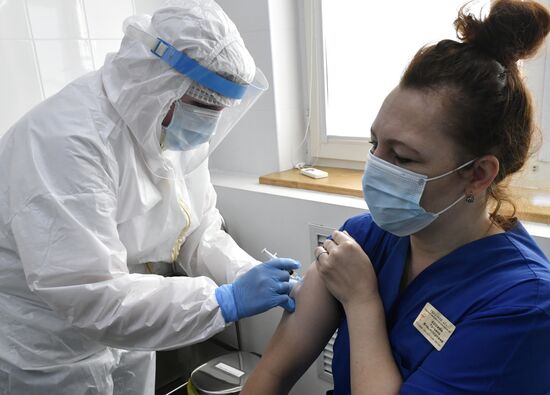 Вакцинация врачей от коронавируса в Краснодаре