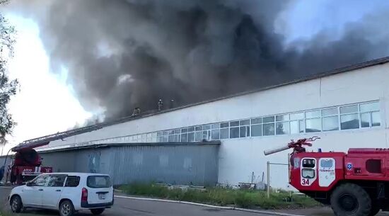 Пожар на складе в Уссурийске