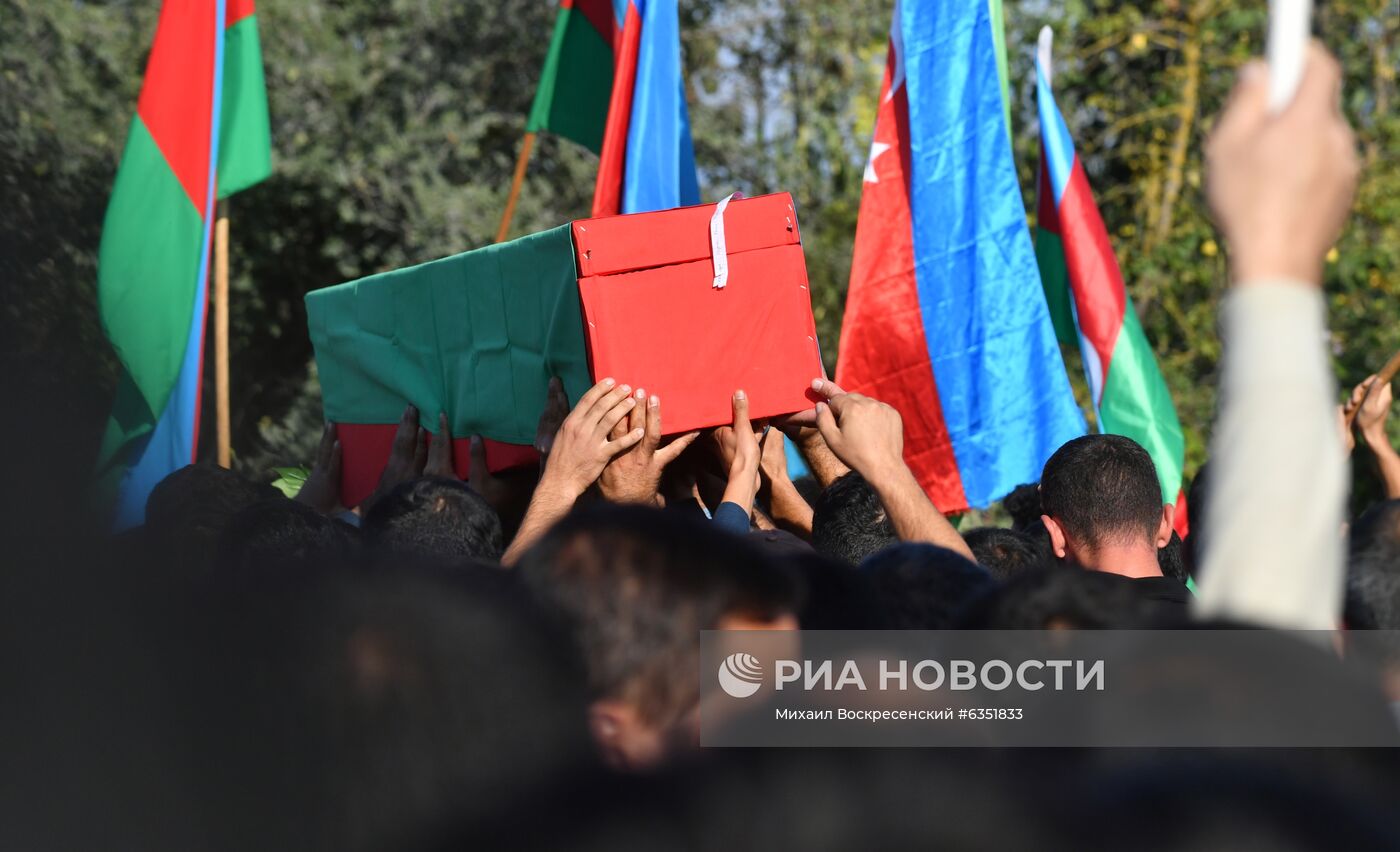 Похороны погибшего во время боевых действий азербайджанского военнослужащего