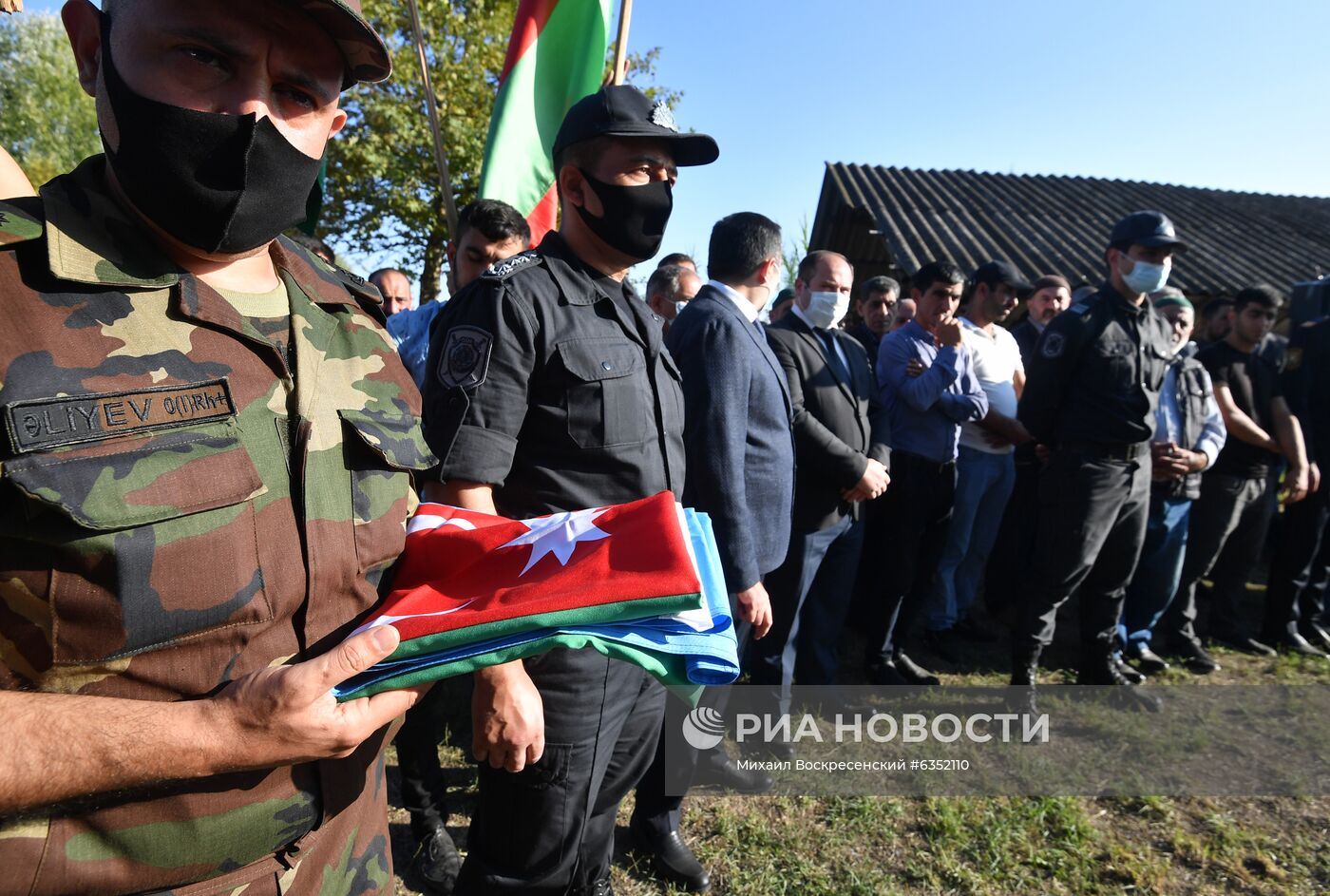 Похороны погибшего во время боевых действий азербайджанского военнослужащего