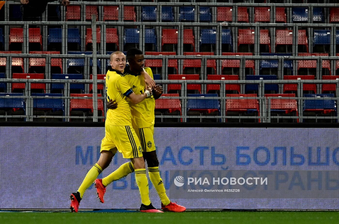 Футбол. Товарищеский матч. Россия - Швеция