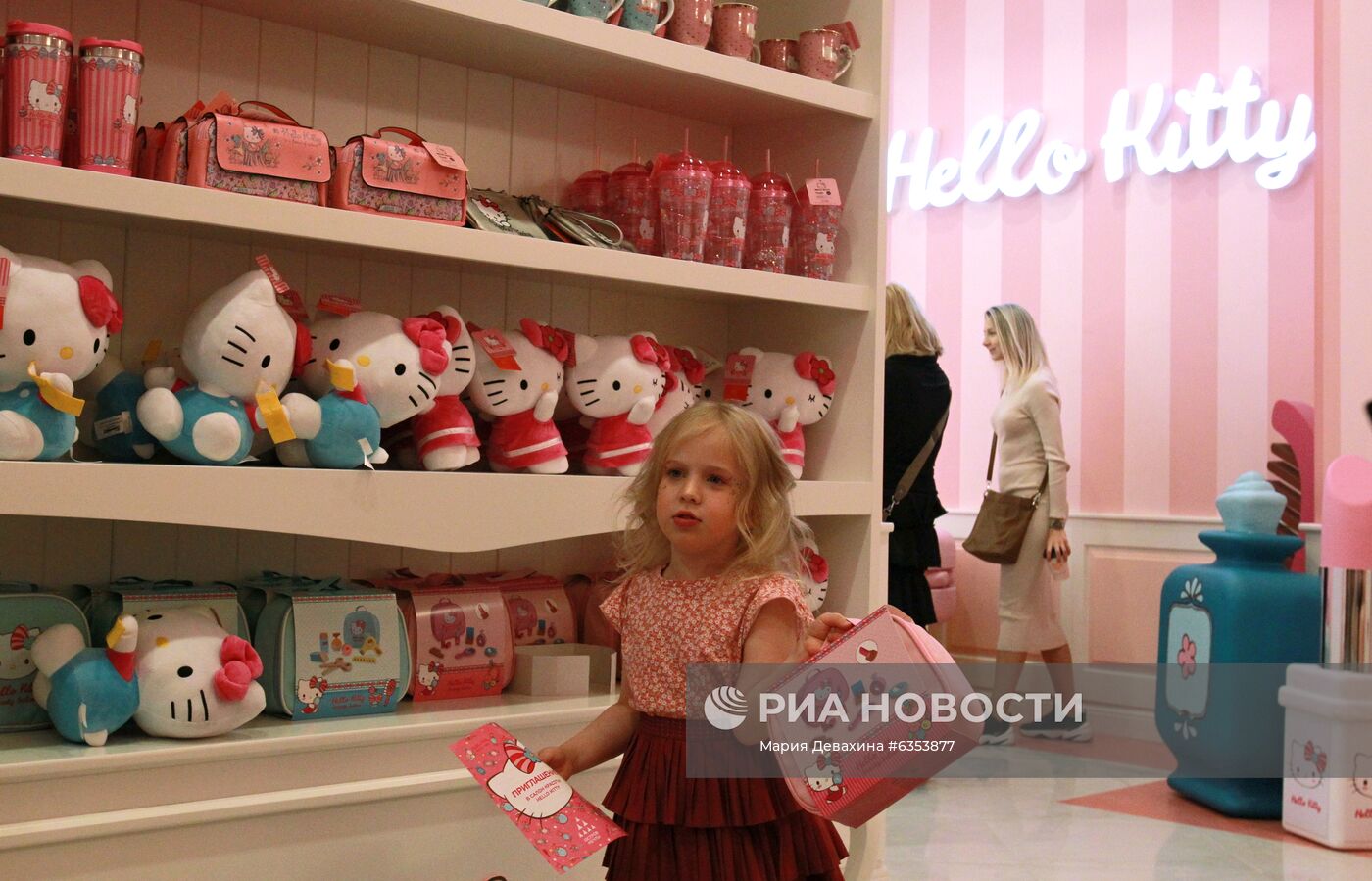 Открытие салона красоты Hello Kitty | РИА Новости Медиабанк