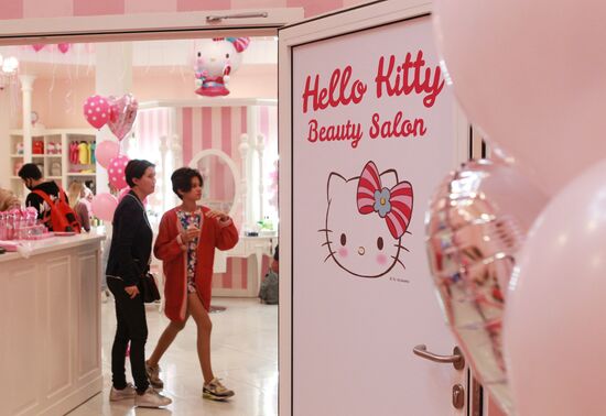 Открытие салона красоты Hello Kitty