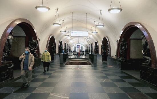 Московское метро во время ограничений в связи с коронавирусом