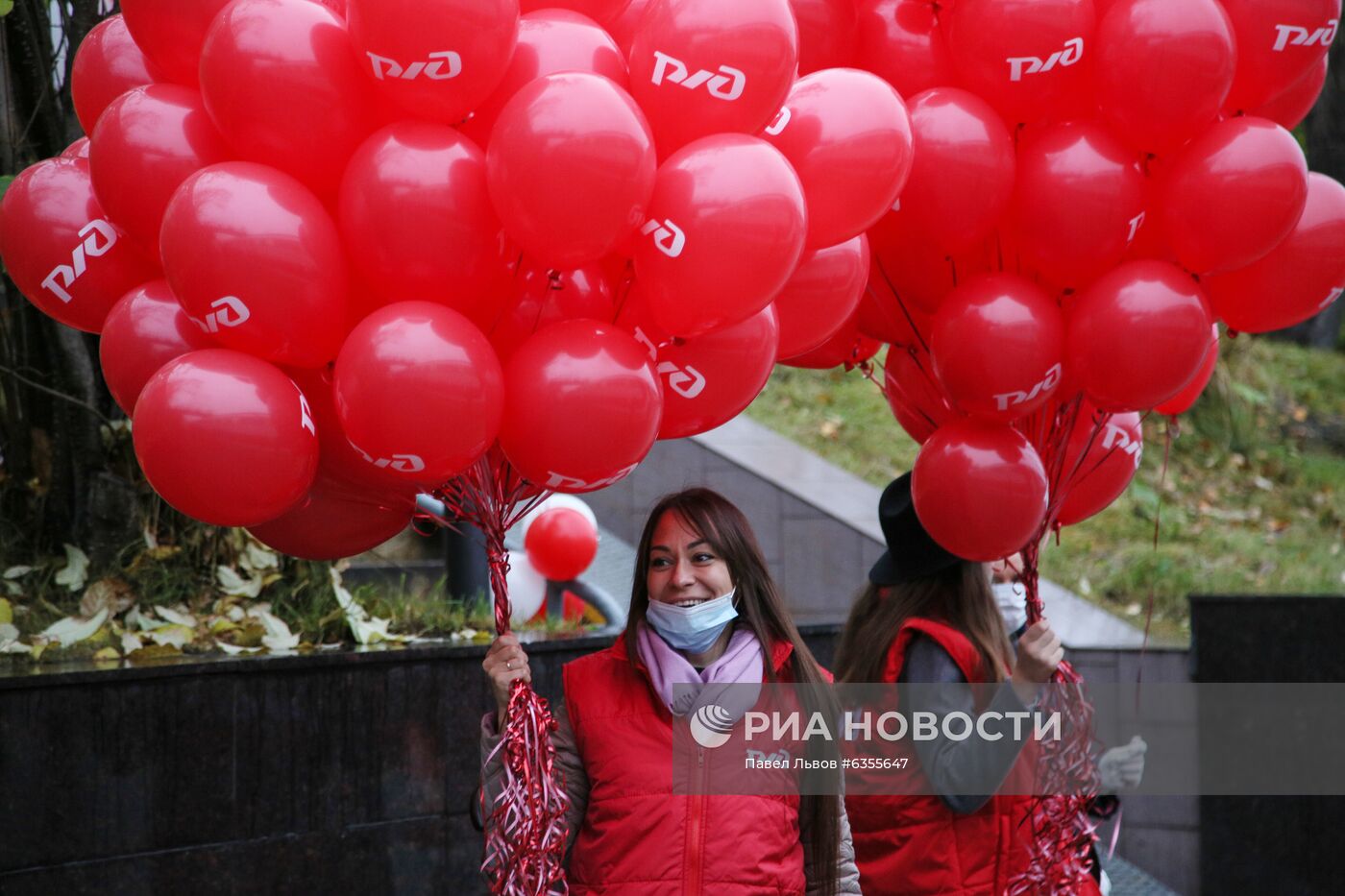 Пассажирское движение по новому ж/д мосту под Мурманском открыл двухэтажный поезд