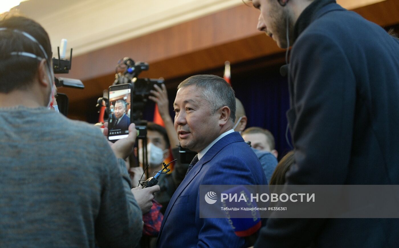 Заседание парламента Киргизии