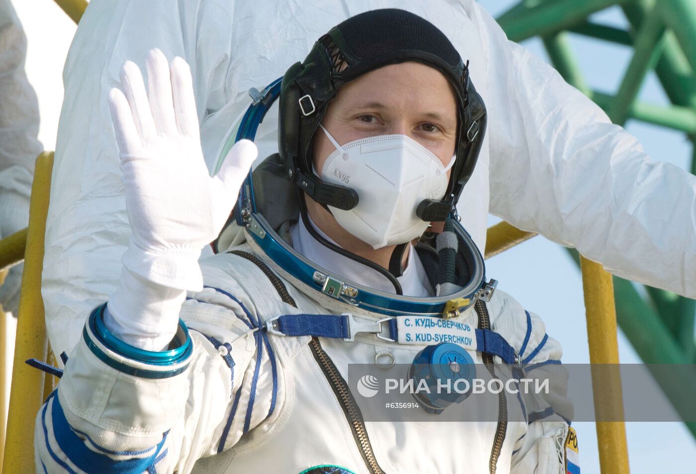 Запуск РН "Союз-2-1а" с кораблем "Союз МС-17" с космодрома Байконур 