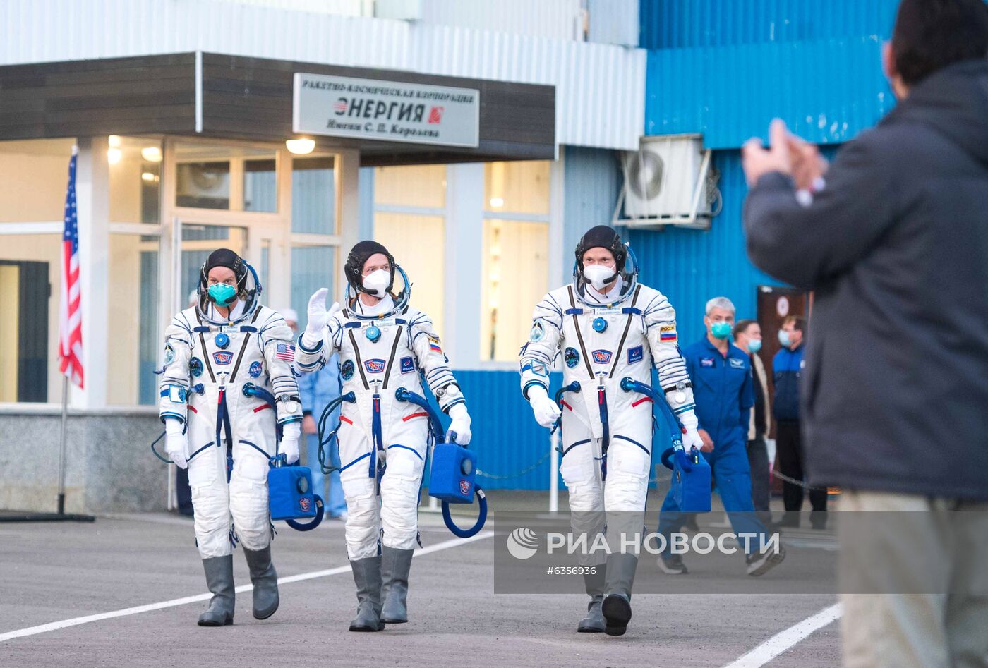 Запуск РН "Союз-2-1а" с кораблем "Союз МС-17" с космодрома Байконур 