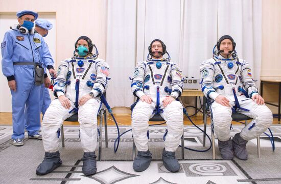 Запуск РН "Союз-2-1а" с кораблем "Союз МС-17" с космодрома Байконур 