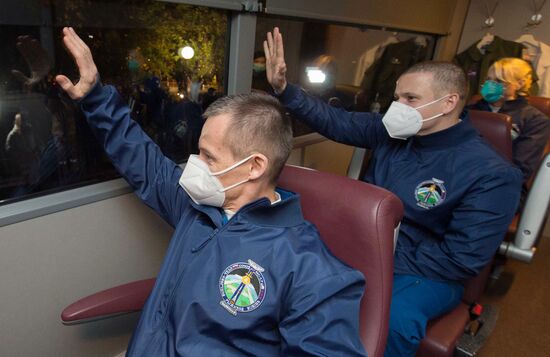 Запуск РН "Союз-2-1а" с кораблем "Союз МС-17" с космодрома Байконур 