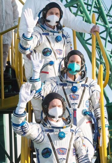 Запуск РН "Союз-2-1а" с кораблем "Союз МС-17" с космодрома Байконур 