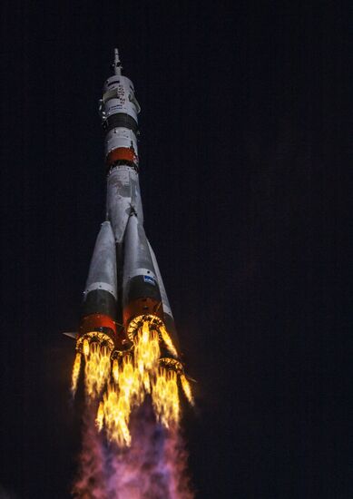 Запуск РН "Союз-2-1а" с кораблем "Союз МС-17" с космодрома Байконур 