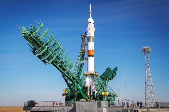 Запуск РН "Союз-2-1а" с кораблем "Союз МС-17" с космодрома Байконур 