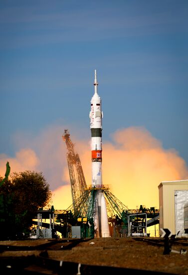 Запуск РН "Союз-2-1а" с кораблем "Союз МС-17" с космодрома Байконур 