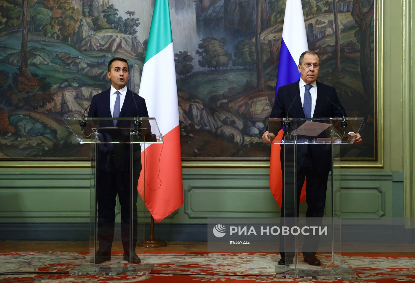Встреча глав МИД РФ и Италии С. Лаврова и Луиджи ди Майо