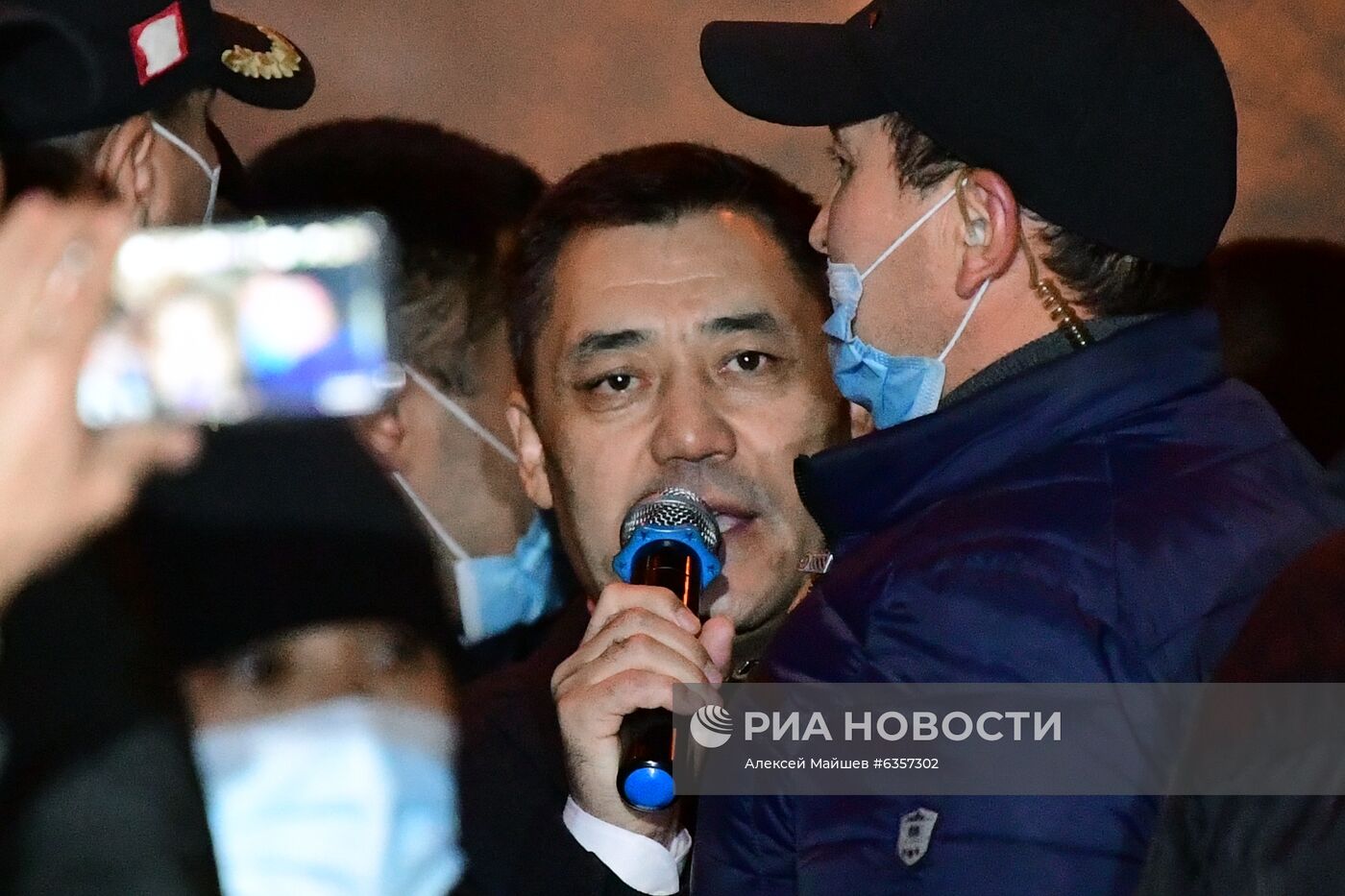Парламент Киргизии утвердил назначение С. Жапарова на пост премьер-министра Парламент Киргизии утвердил назначение С. Жапарова на пост премьер-министра