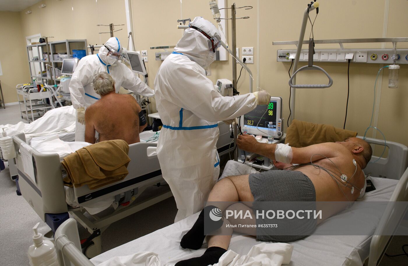 Госпиталь COVID-19 в ледовом комплексе "Крылатское"