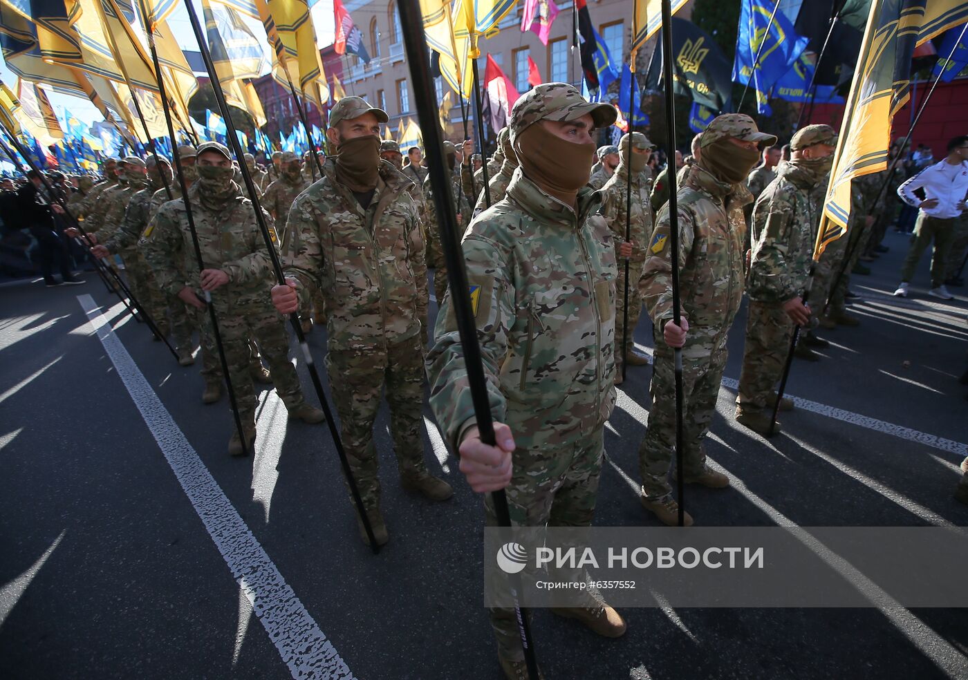 Марши националистов на Украине