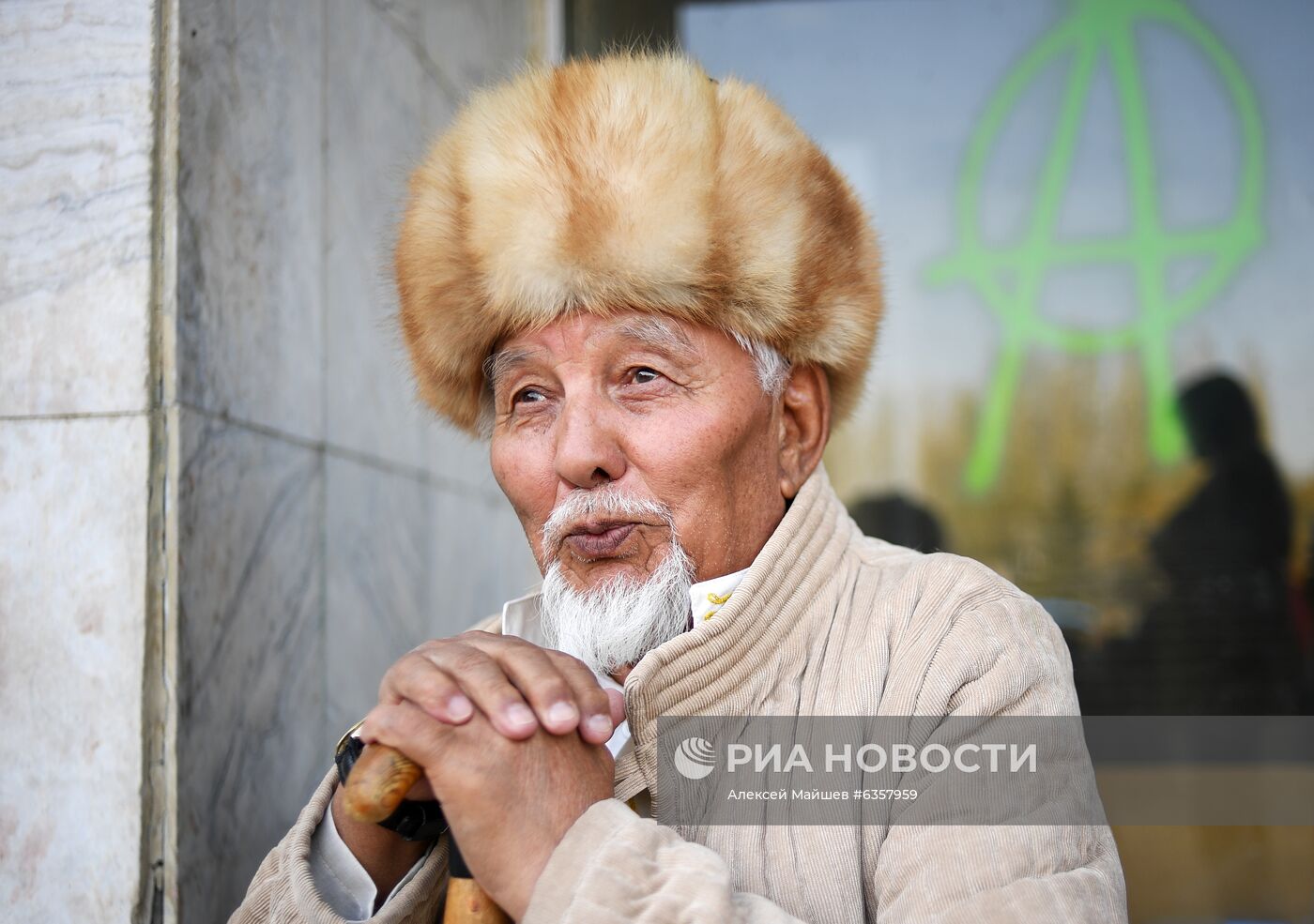 Президент Киргизии С. Жээнбеков объявил об уходе в отставку