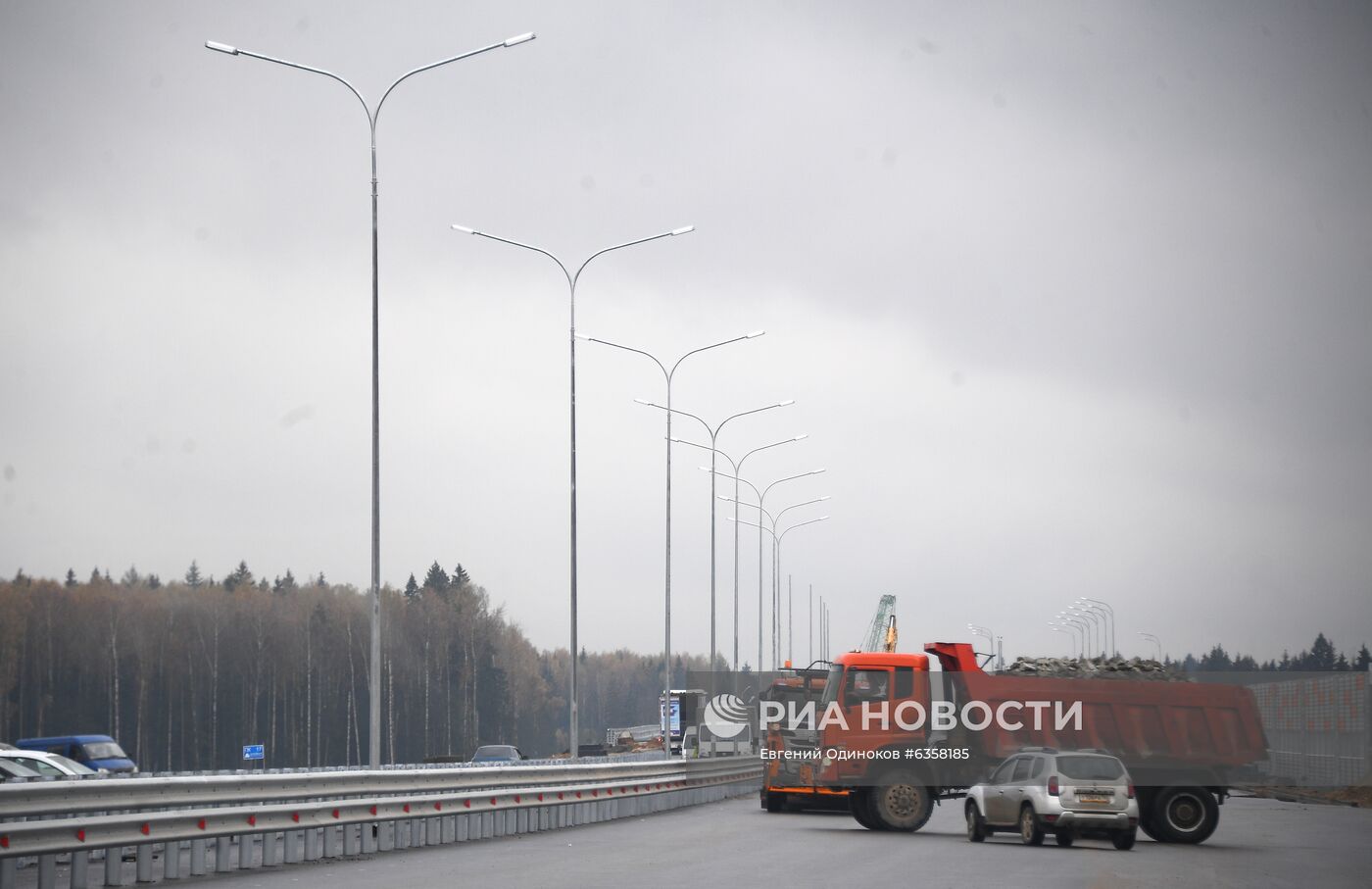 Демонстрация испытаний крупных мостов на прочность на ЦКАД-3