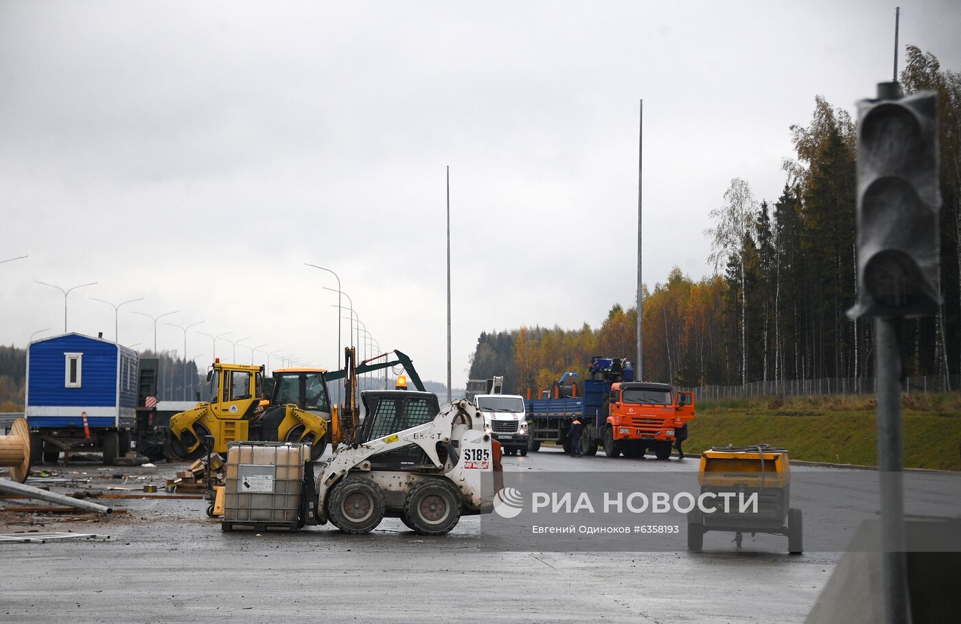 Демонстрация испытаний крупных мостов на прочность на ЦКАД-3