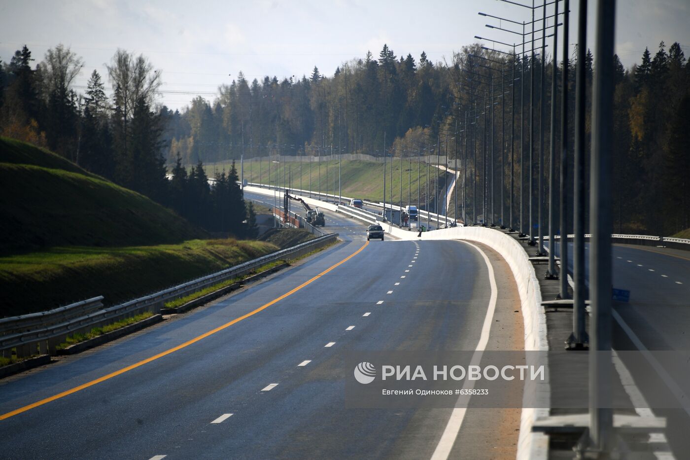 Демонстрация испытаний крупных мостов на прочность на ЦКАД-3