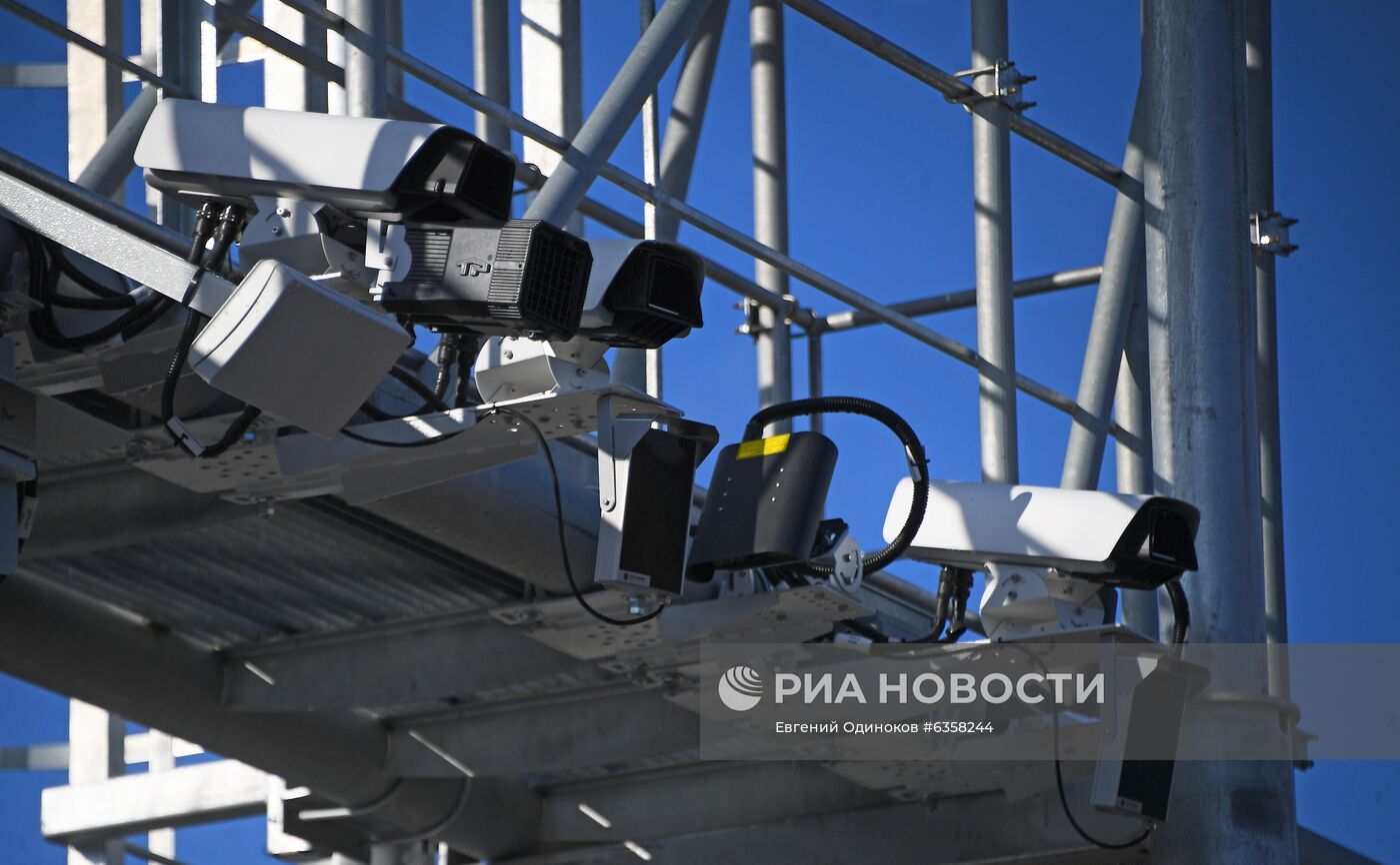 Демонстрация испытаний крупных мостов на прочность на ЦКАД-3