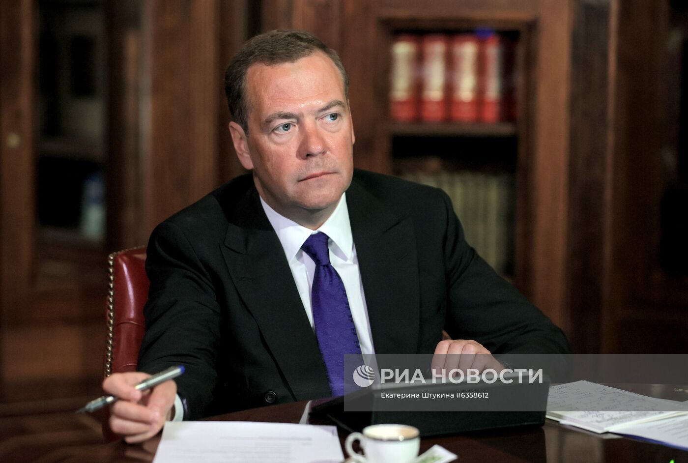 Заместитель председателя Совета безопасности РФ Д. Медведев провел заседание МПС МШУ "Сколково"
