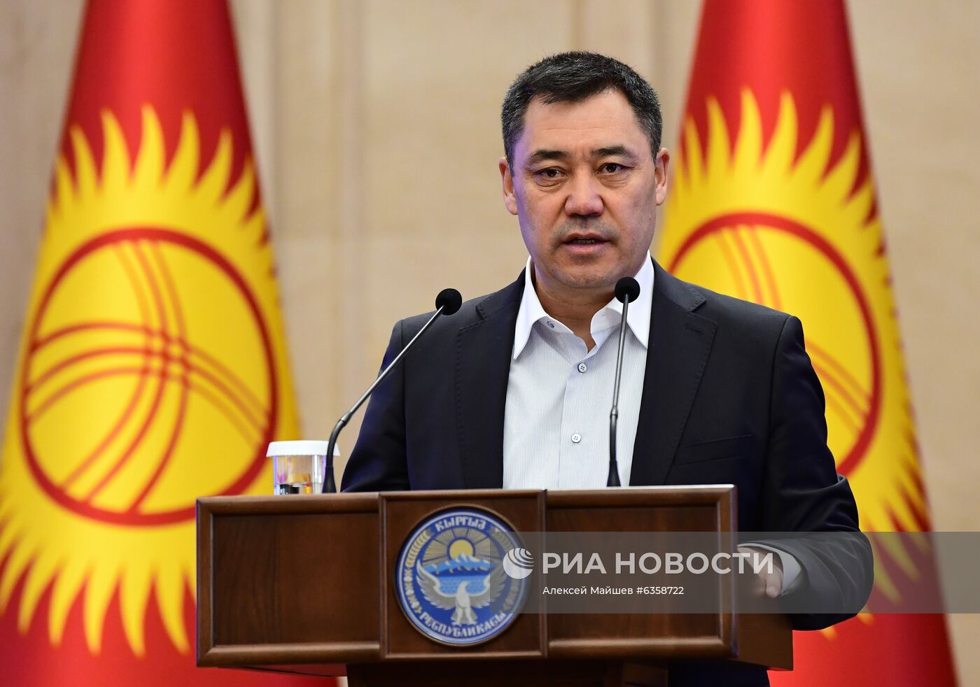 Внеочередное заседание парламента Киргизии