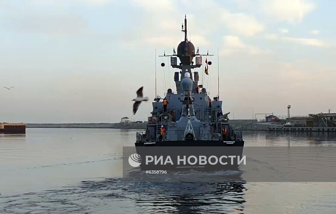 Российские учения в Каспийском море