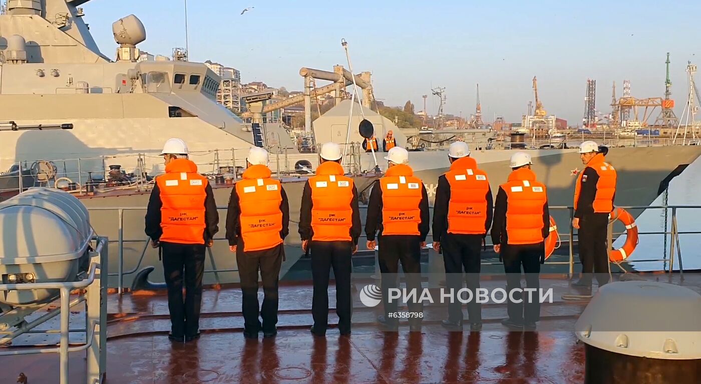 Российские учения в Каспийском море