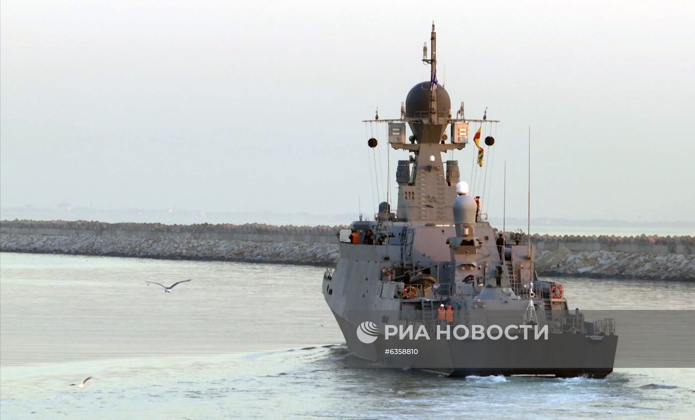 Российские учения в Каспийском море