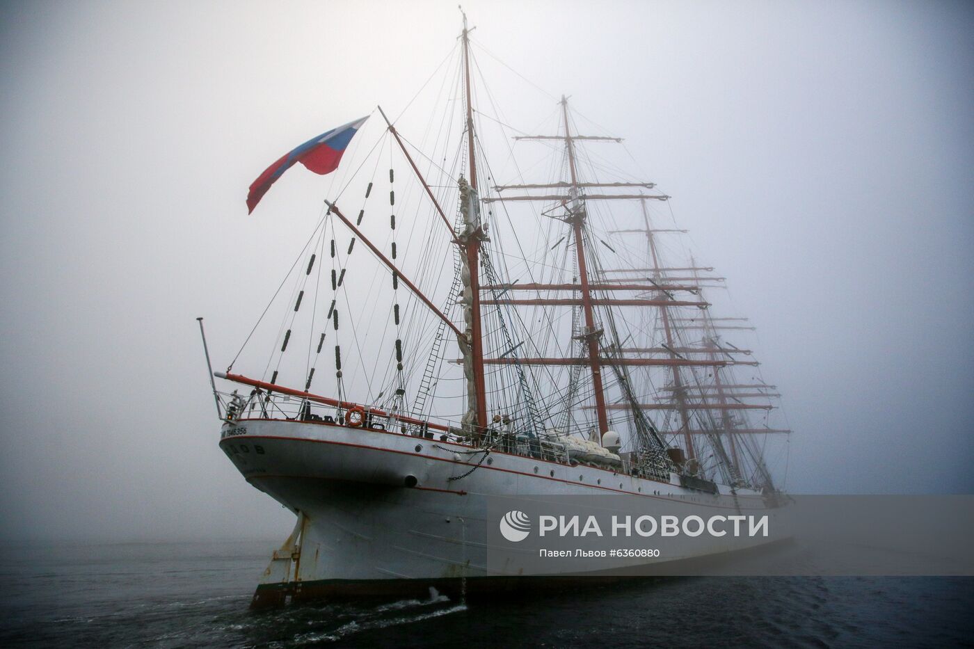 Экспедиция учебного парусного судна "Седов" по маршруту Северного пути