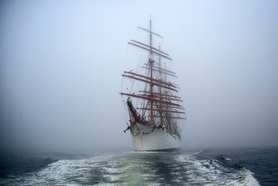 Экспедиция учебного парусного судна "Седов" по маршруту Северного пути 