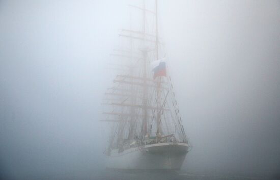 Экспедиция учебного парусного судна "Седов" по маршруту Северного пути 