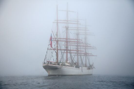 Экспедиция учебного парусного судна "Седов" по маршруту Северного пути 
